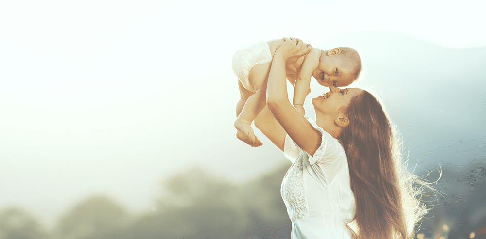 Mom and Baby Benefit from Skin to Skin Contact After Birth